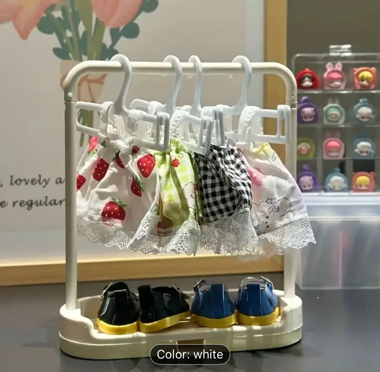Mini Labubu Clothes Rack – With 10 Hangers