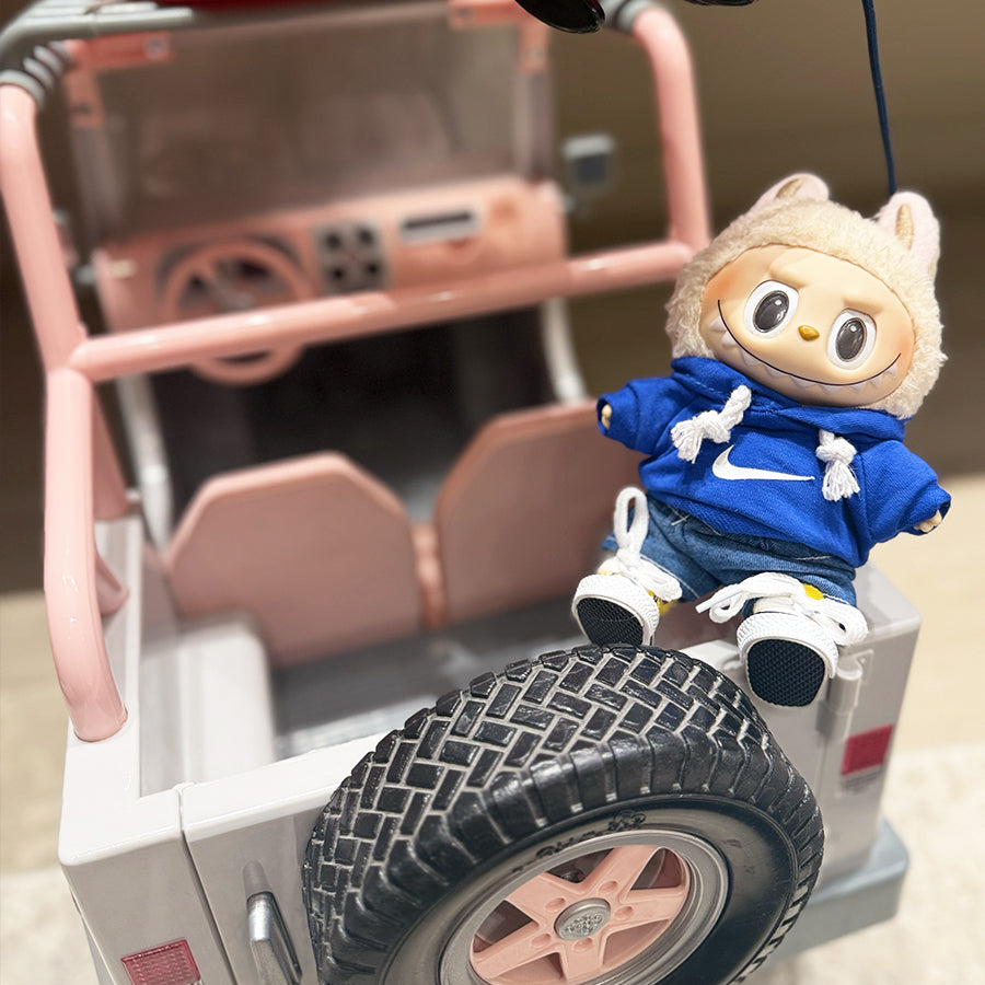 🚙 “Street Safari” Labubu Fit – Blue Hoodie Edition 🧢