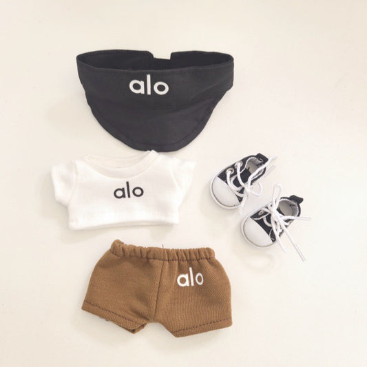 Alo Full Fit Set – Khaki Edition (with Black Sneakers)